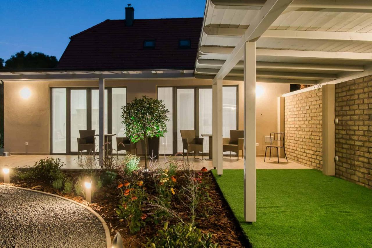 Villa Strokay - Few Minutes Walk From Lake Balaton 케츨리 외부 사진