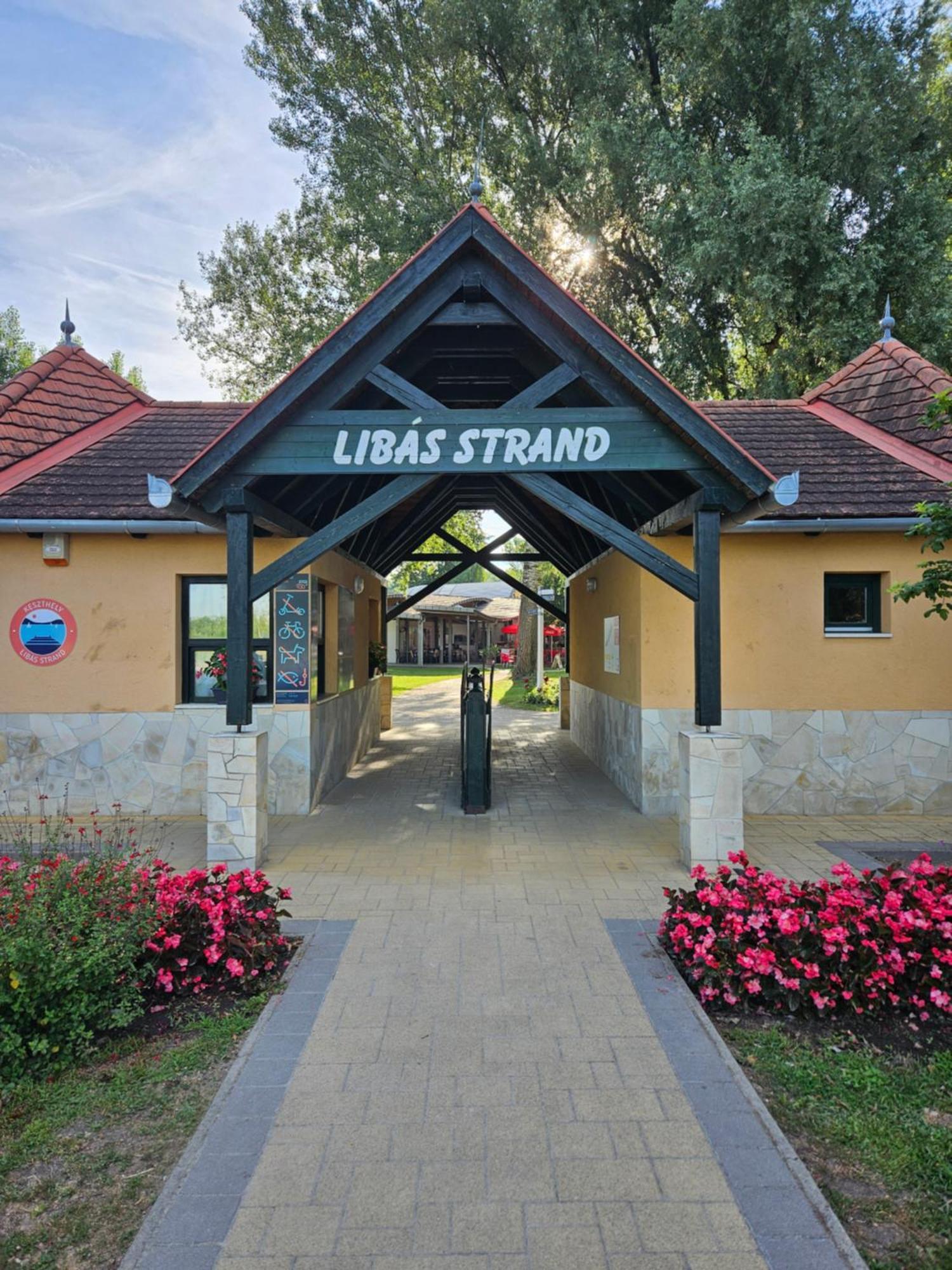 Villa Strokay - Few Minutes Walk From Lake Balaton 케츨리 외부 사진